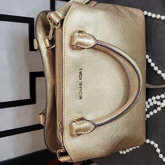 Michael Kors Metallic Golden Savannah Small Satchel with 🆕️MK Dust Bag - Picture 16 of 17